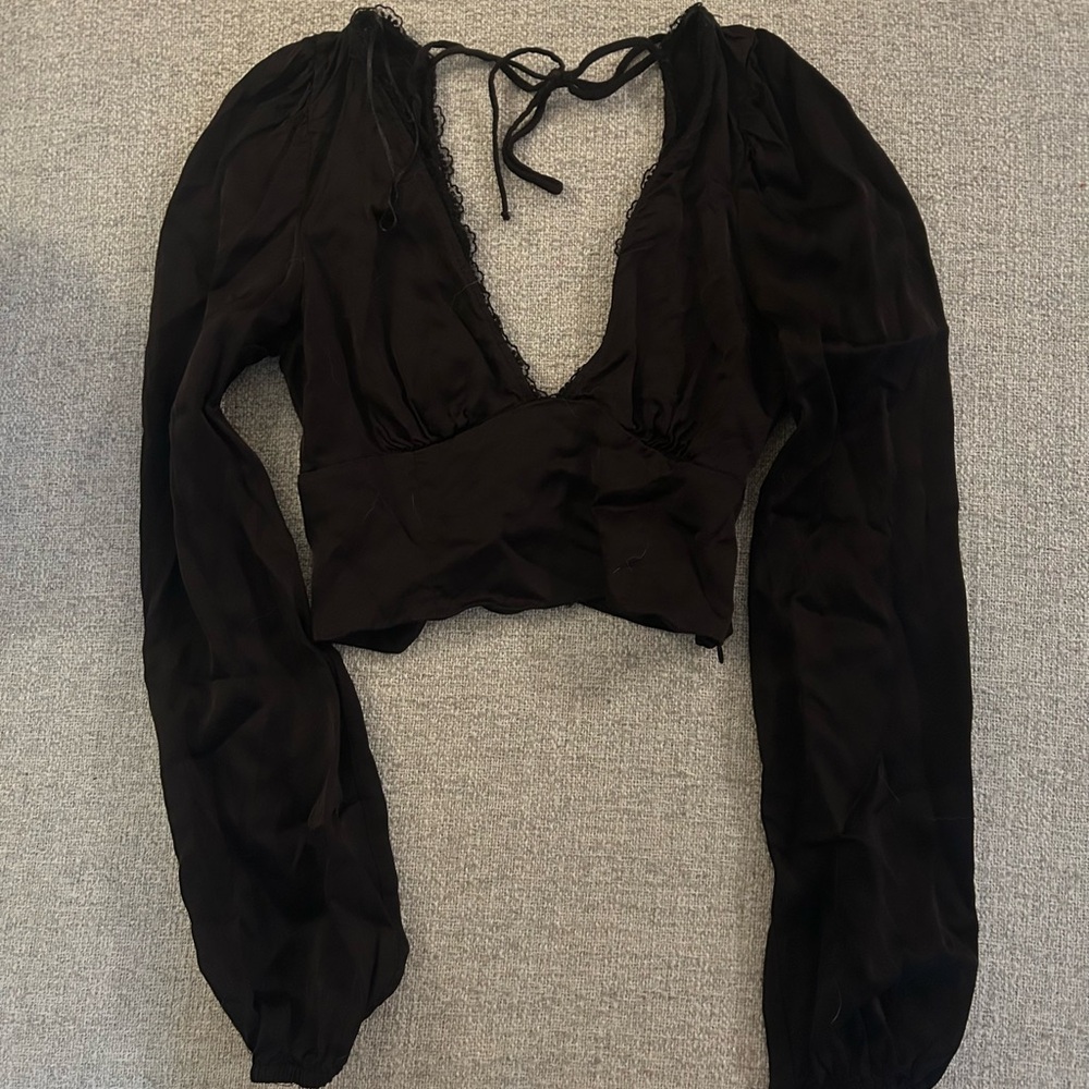 Zara Black Deep V Long-Sleeve Tie-Back Crop Top